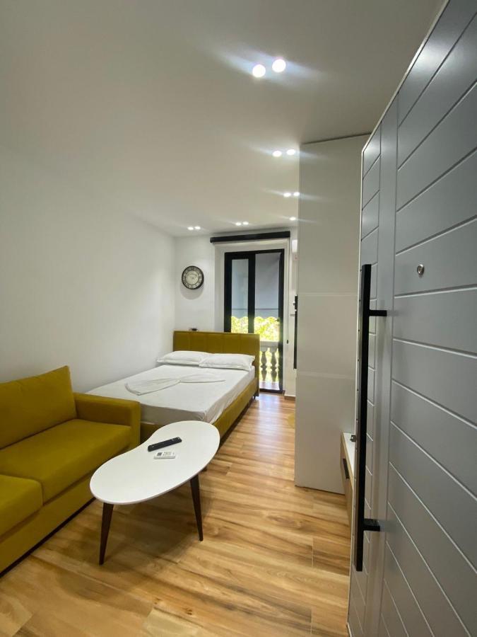 Luxury Apartment In Blloku Area Tirana Buitenkant foto