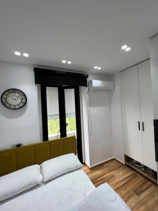 Luxury Apartment In Blloku Area Tirana Buitenkant foto