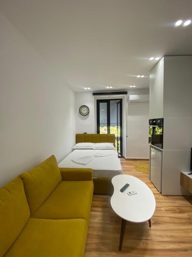Luxury Apartment In Blloku Area Tirana Buitenkant foto