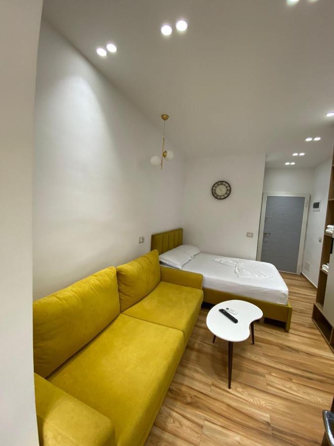 Luxury Apartment In Blloku Area Tirana Buitenkant foto