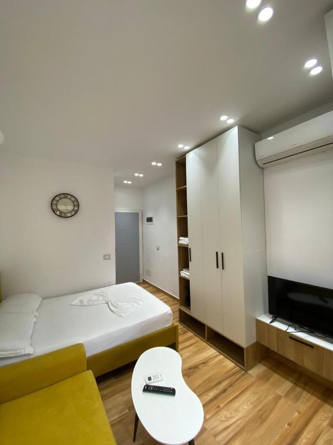 Luxury Apartment In Blloku Area Tirana Buitenkant foto