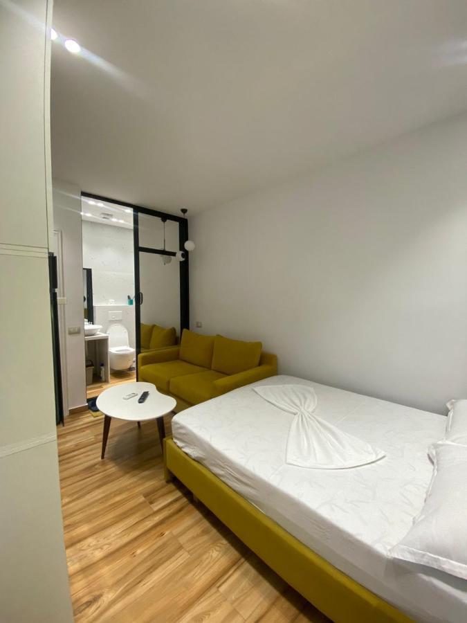 Luxury Apartment In Blloku Area Tirana Buitenkant foto