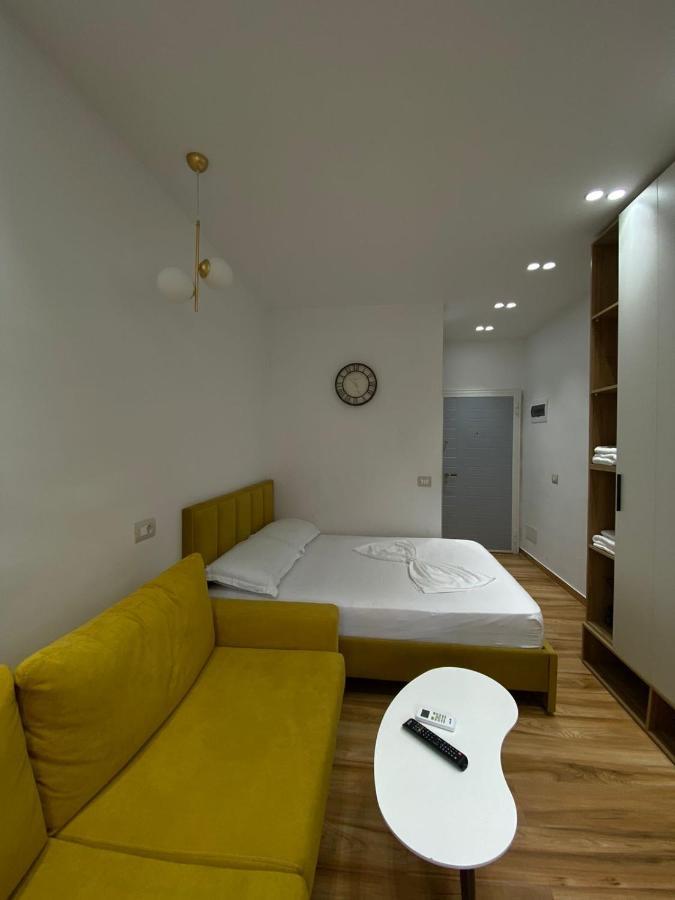 Luxury Apartment In Blloku Area Tirana Buitenkant foto